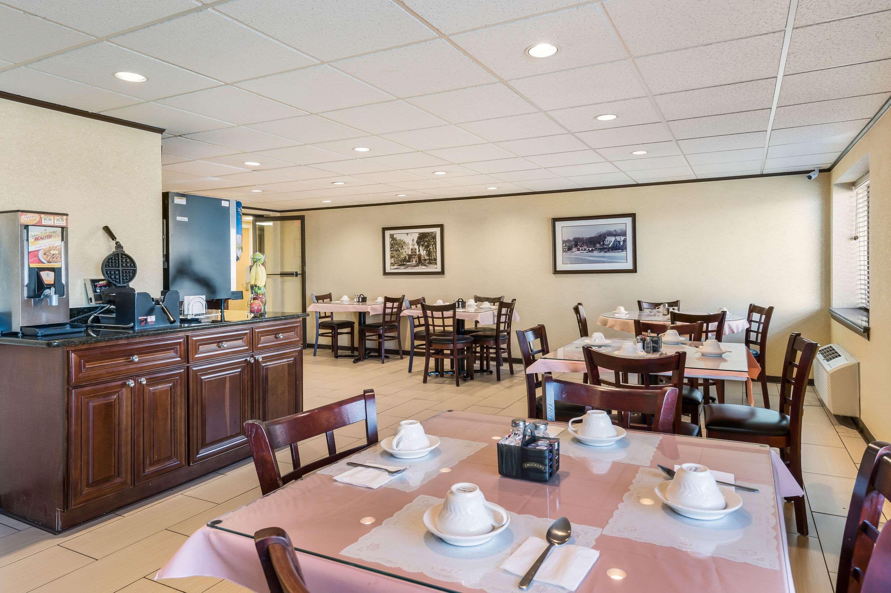 Econo Lodge Quakertown Eksteriør bilde